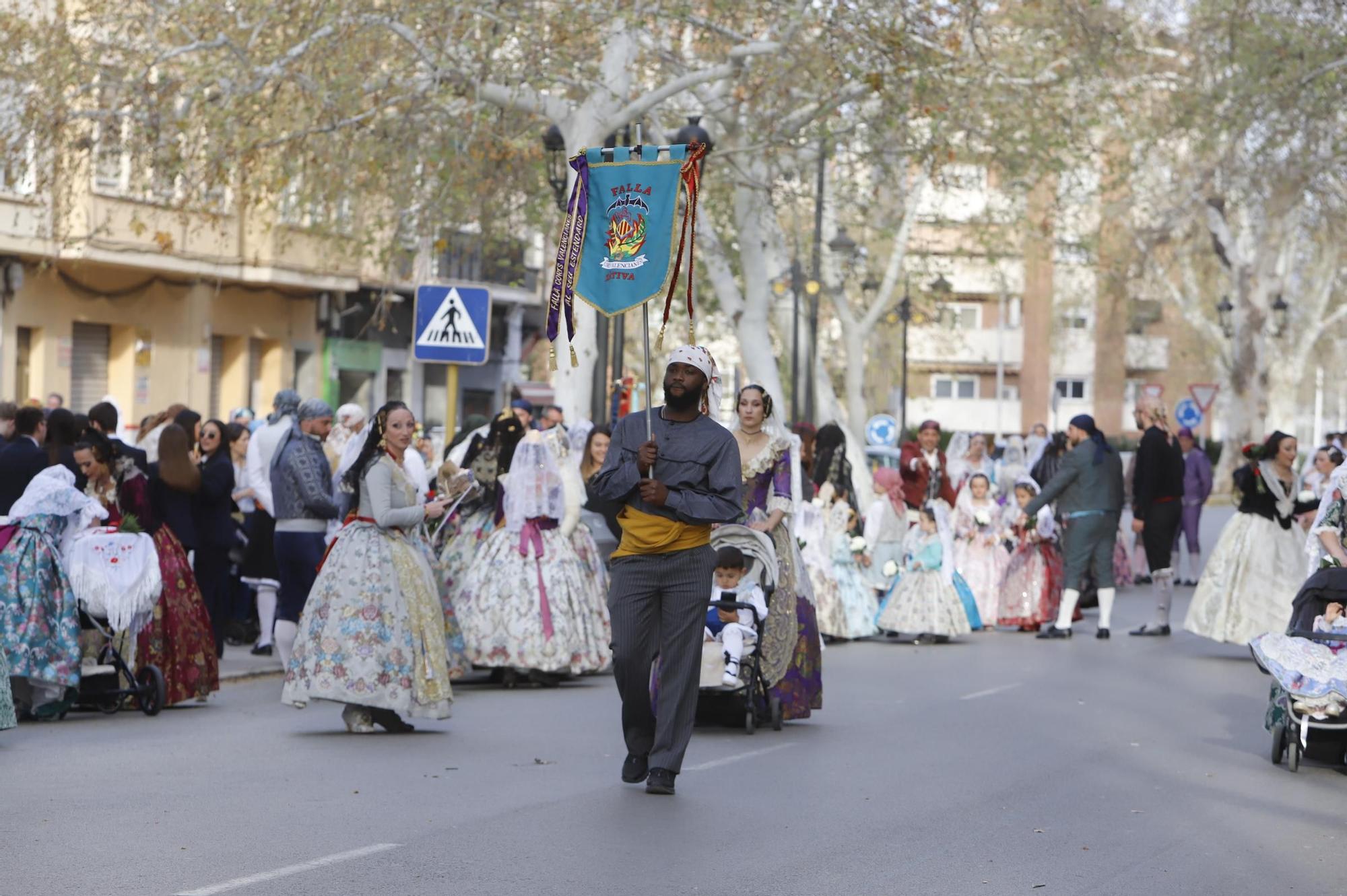 Multitudinaria Ofrenda fallera en Xàtiva