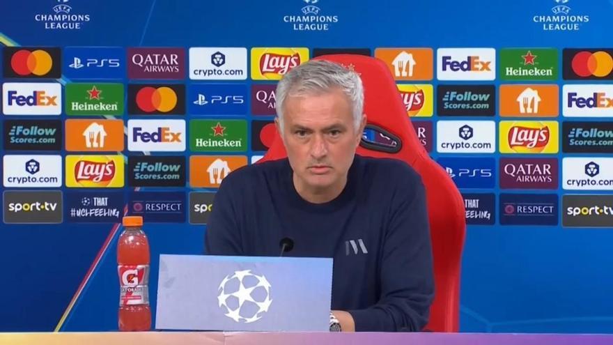 Mourinho:"Le dije a Vinicius 'has marcado un gol de otro mundo ¿Por qué lo celebras así?'"