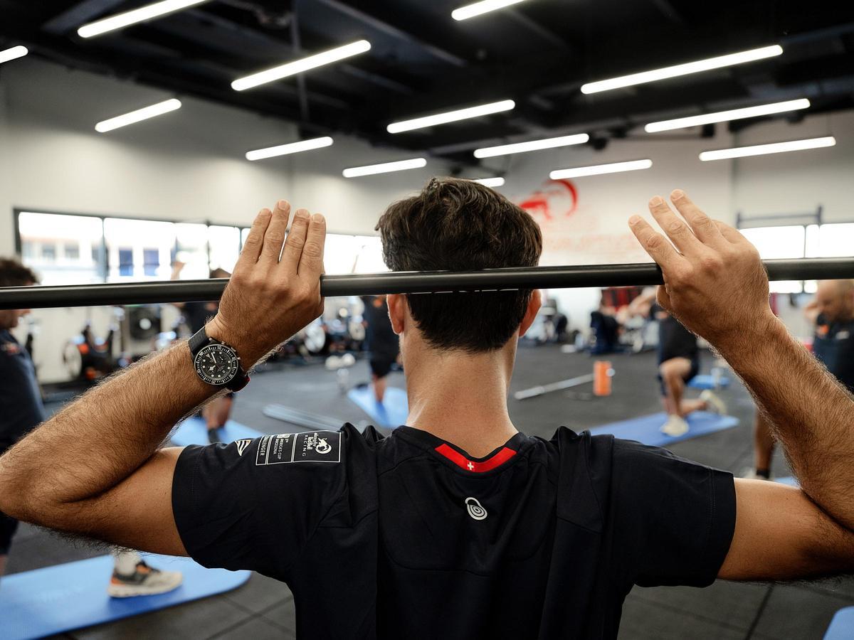 Así es la base del Alinghi en Barcelona