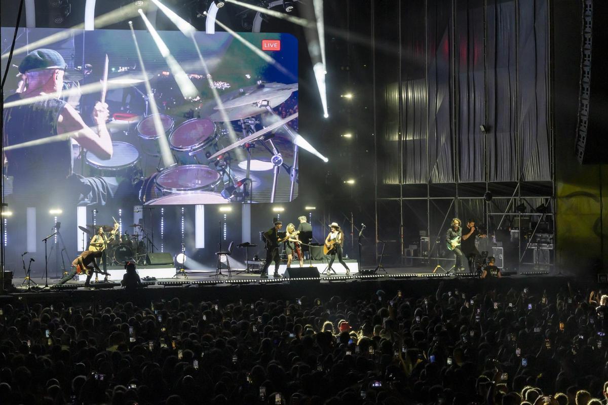 Más de 8.500 personas disfrutan del concierto de Melendi en Brilla Torrevieja