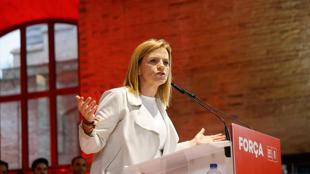 Pilar Bernabé interviene en el acto de presentación de su candidatura a la secretaria general de València ciudad.