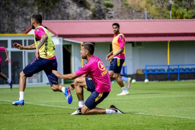 Entrenamiento de la UD LAS PALMAS en Barranco ...