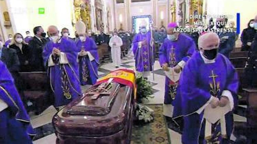 Un moment de la missa funeral per Juan del Río a Madrid, a la qual va acudir Cañizares. | CEE