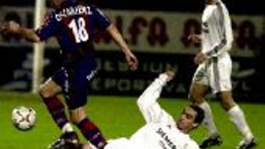 El Madrid suda en Eibar