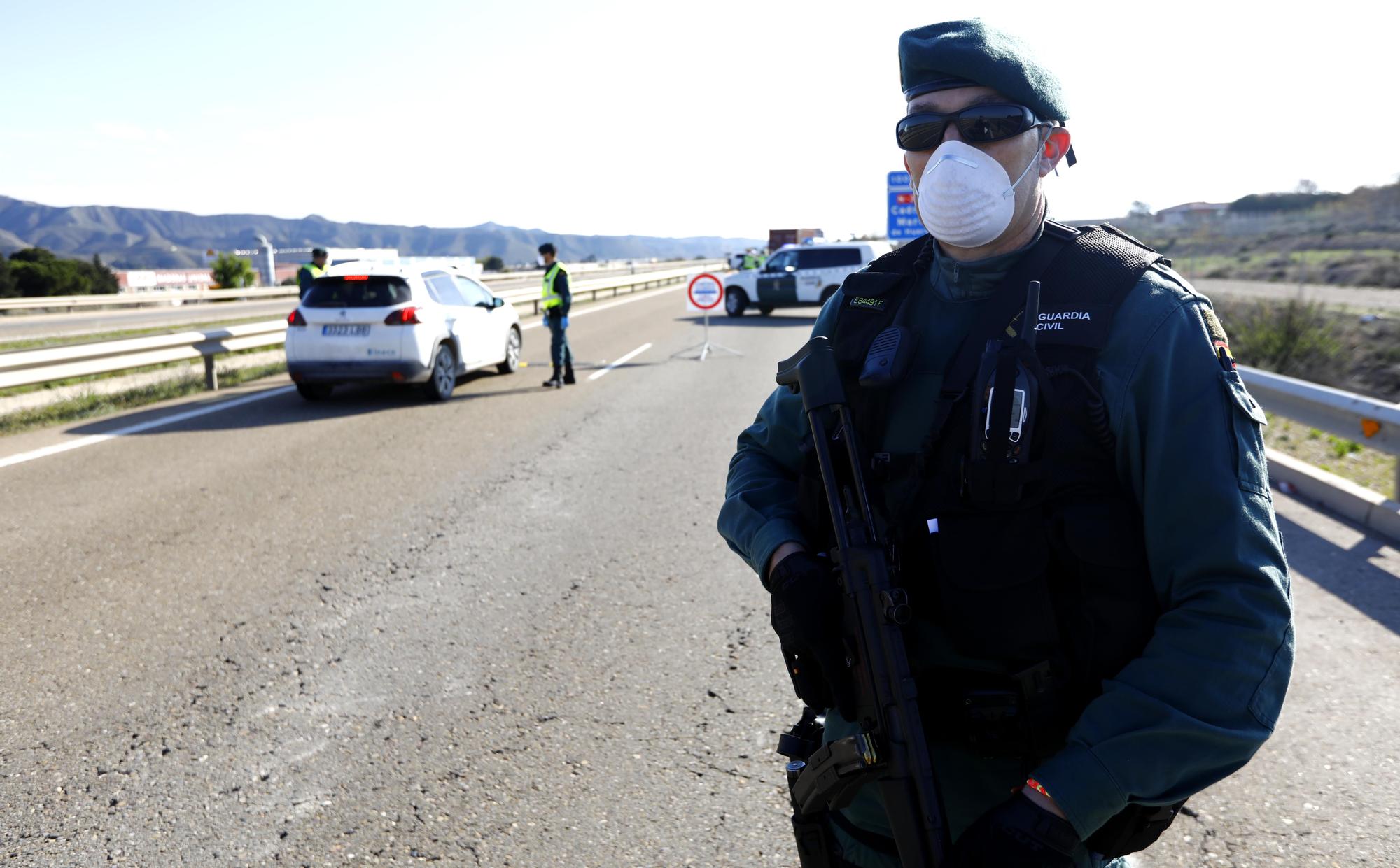 Control de la Guardia Civil en la A23