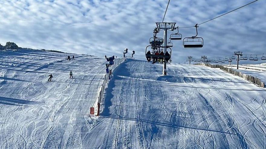 Manzaneda roza los -8º y abre todas sus pistas para el esquí