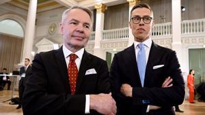 El candidat verd Pekka Haavisto (esquerra) i el conservador Alexander Stubb, que van a segona volta. | MARKKU ULANDER / AFP
