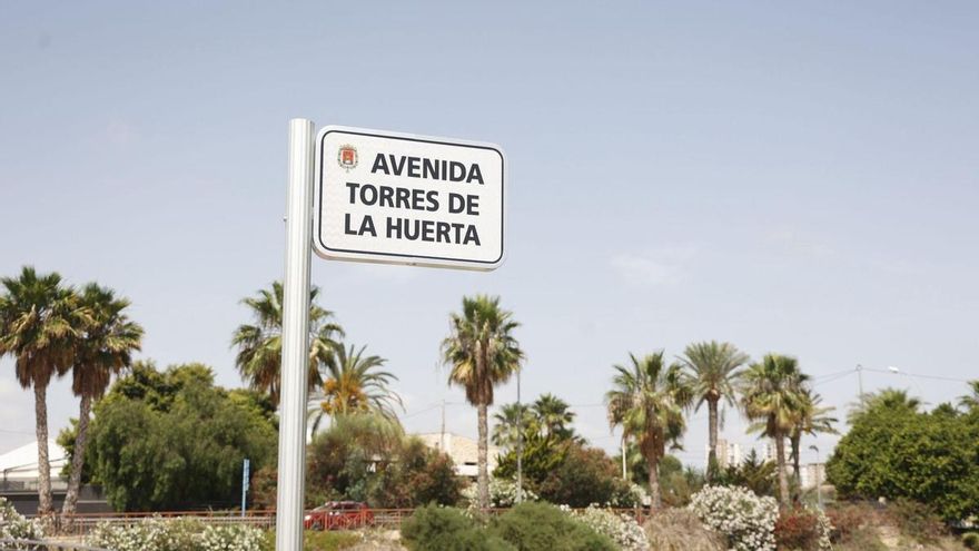 Las nuevas placas llegan a la renombrada avenida Torres de la Huerta de Alicante