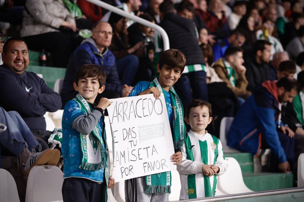 La afición siempre ha respaldado a este Córdoba CF de Iván Ania, aunque con alguna crítica en sus últimas apariciones en El Arcángel.