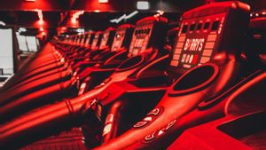Barrys, el lugar de entrenamiento en el que prima la maximización del rendimiento a través de un entorno de luces de conexión.