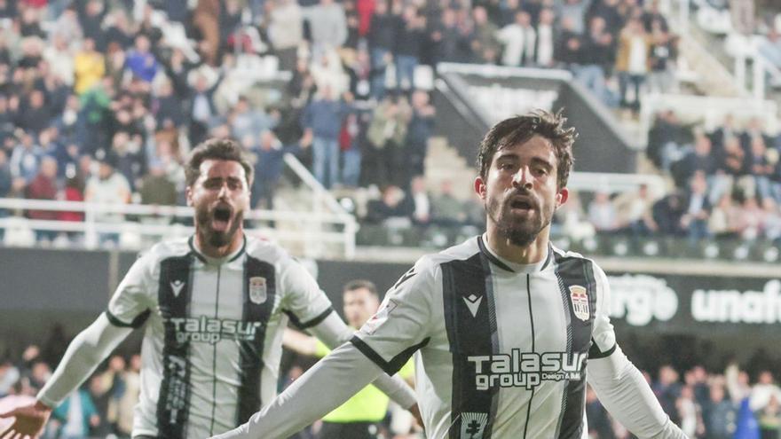 Jairo celebra uno de los goles ante el Oviedo.