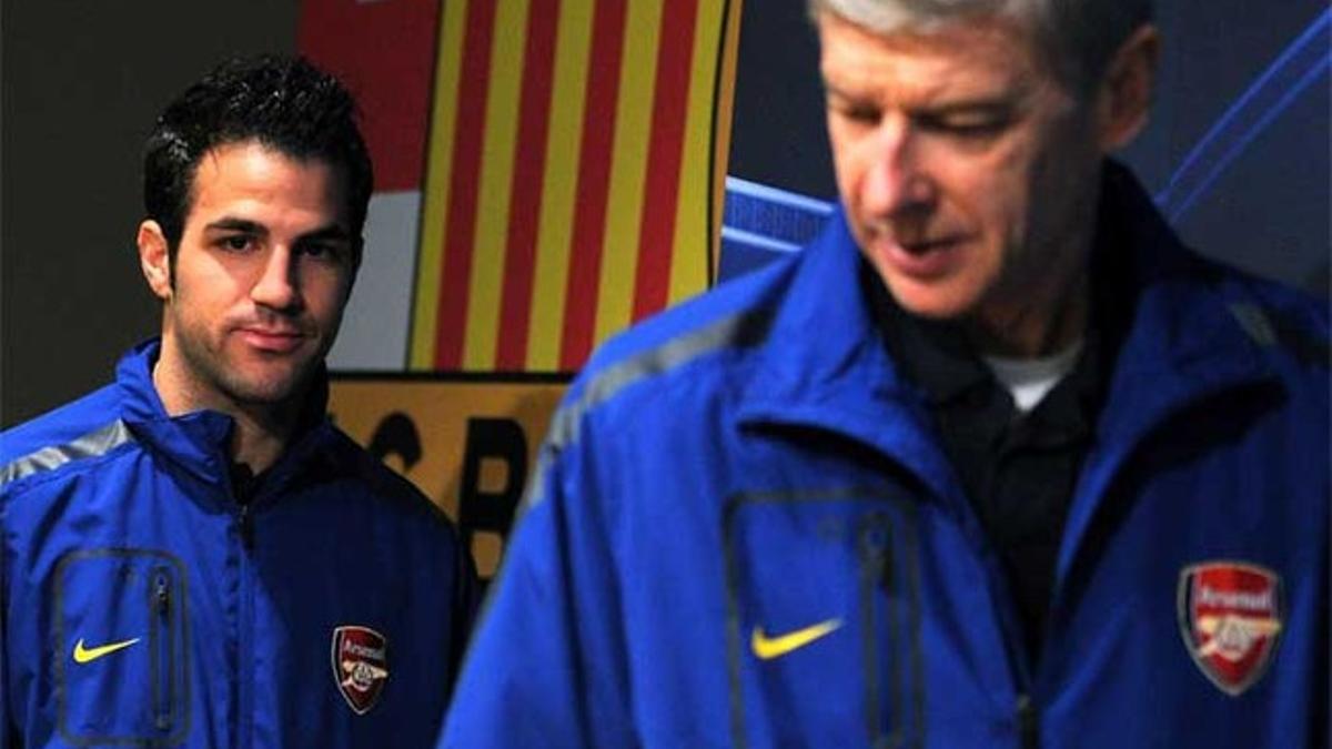 Cesc junto a Wenger en 2011, cuando era todavía jugador del Arsenal 