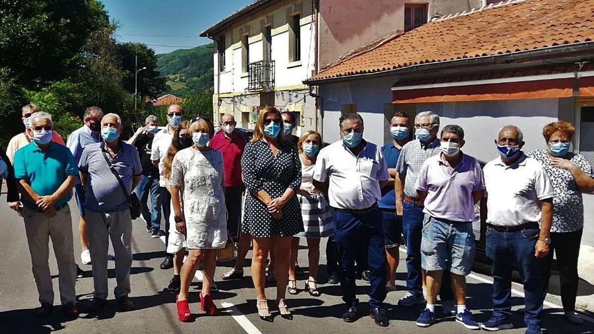 La Alcaldesa, junto a vecinos de Trapa, La Vega y El Carmen.