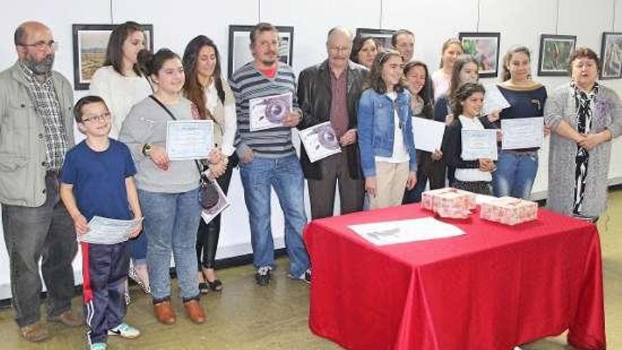 Representantes del Ateneo con los participantes en el curso. // S.A