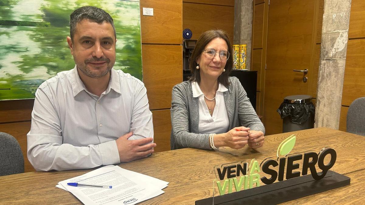 Javier Rodríguez y Patricia Antuña, concejales del Ayuntamiento de Siero.