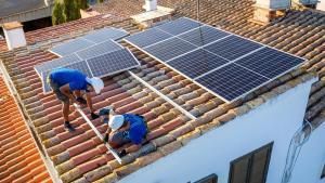 Paneles solares en un tejado