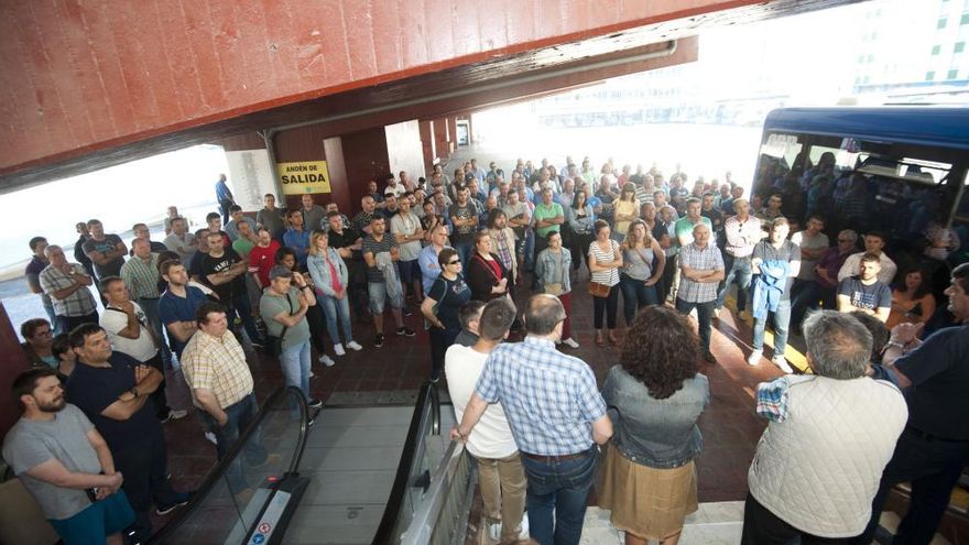 Huelga de autobuses: Asamblea de trabajadores en A Coruña