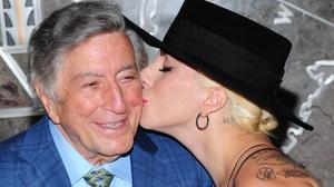 Tony Bennett celebra sus 90 años con Lady Gaga. 