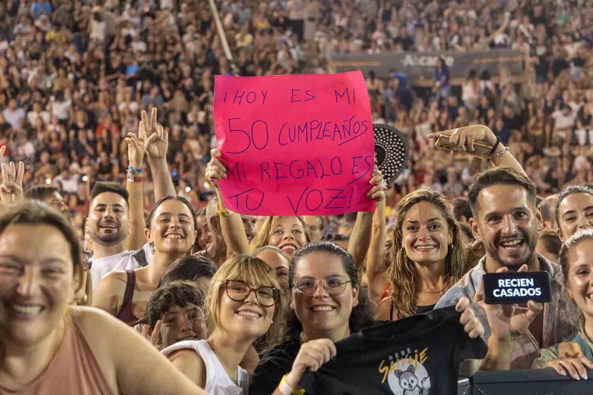 Manuel Carrasco desata la locura en la plaza de toros de Alicante