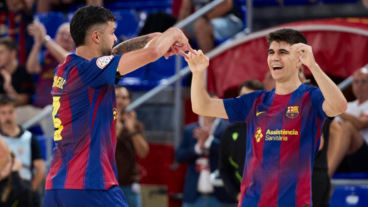 Matheus y Anotnio celebran un gol en el Palau