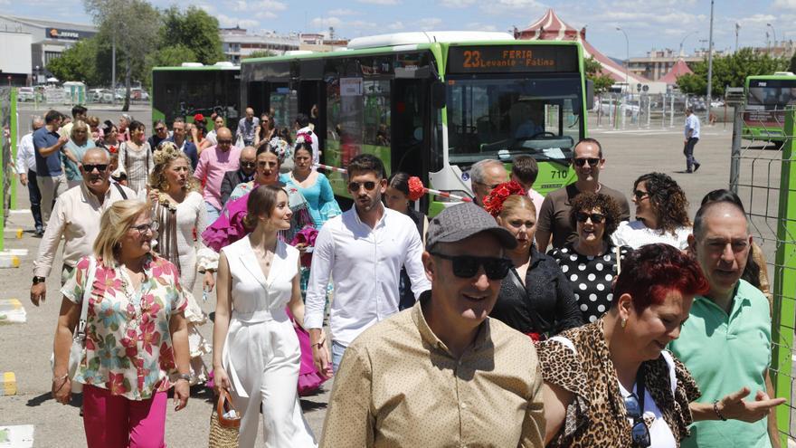 El alcalde admite que existe &quot;poco margen más&quot; para aumentar los autobuses de Feria