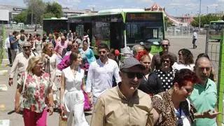 El alcalde admite que hay "poco margen" para aumentar los autobuses a El Arenal
