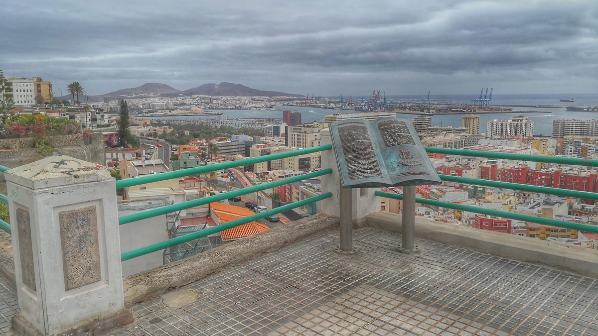 El tiempo en Canarias. Vista de Las Palmas de Gran Canaria desde el Mirador de Schamann.