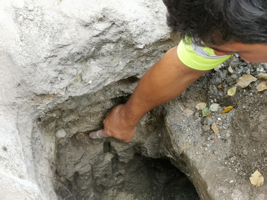 Investigan un singular enterramiento que obliga a parar unas obras en Pontevedra