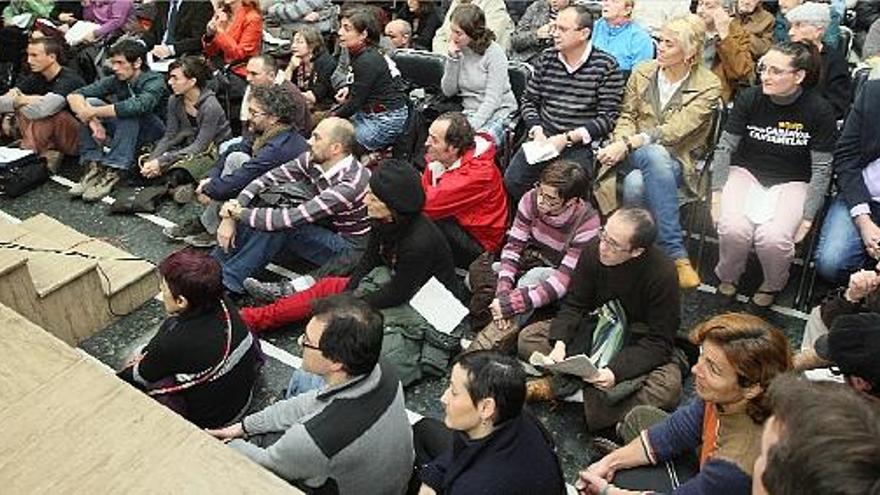 La opinión de los ciudadanos contrarios al plan apenas salió en &quot;Dossiers&quot;. En la imagen, una asamblea de Salvem el Cabanyal.