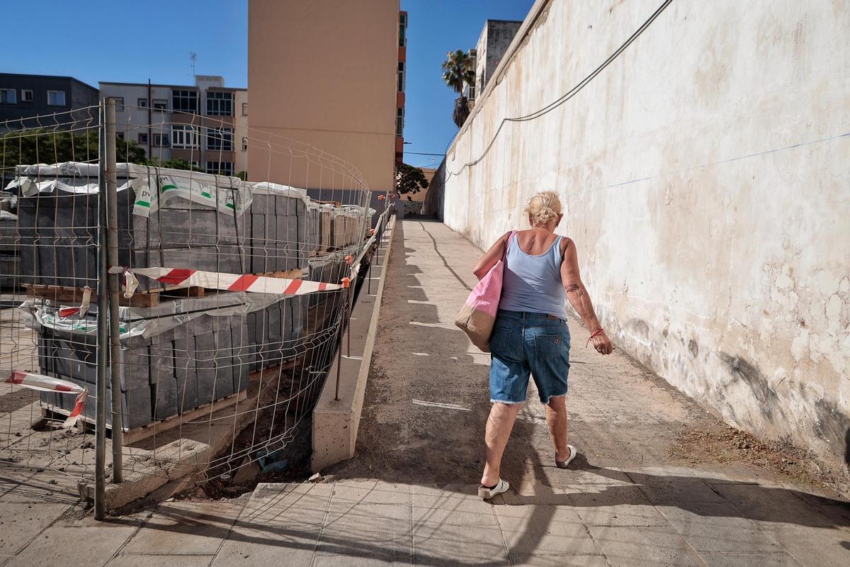 Obras de accesibilidad en la plaza de las Mil Viviendas de La Salud