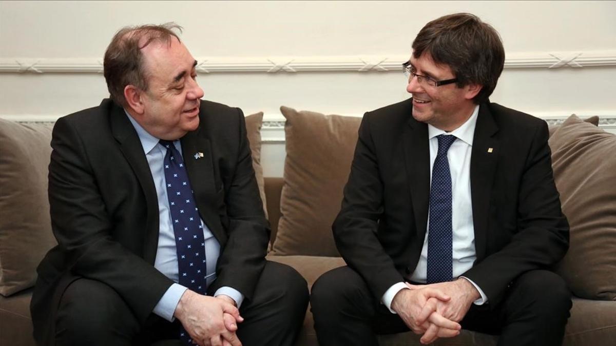 Carles Puigdemont y Alex Salmond