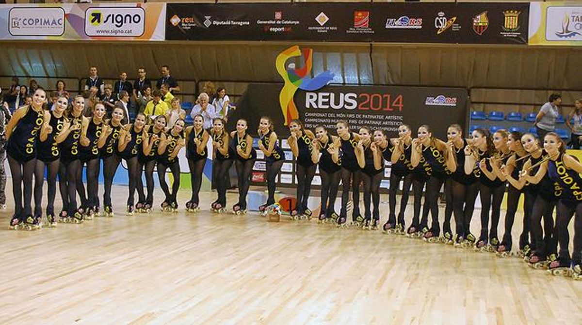 Els components del CPA Olot, amb l’or de la categoria Grups Xou Grans conquistat als Campionats del Món de patinatge artístic sobre rodes Els components del CPA Olot, amb l’or de la categoria Grups Xou Grans conquistat als Campionats del Món de patinatge artístic sobre rodes