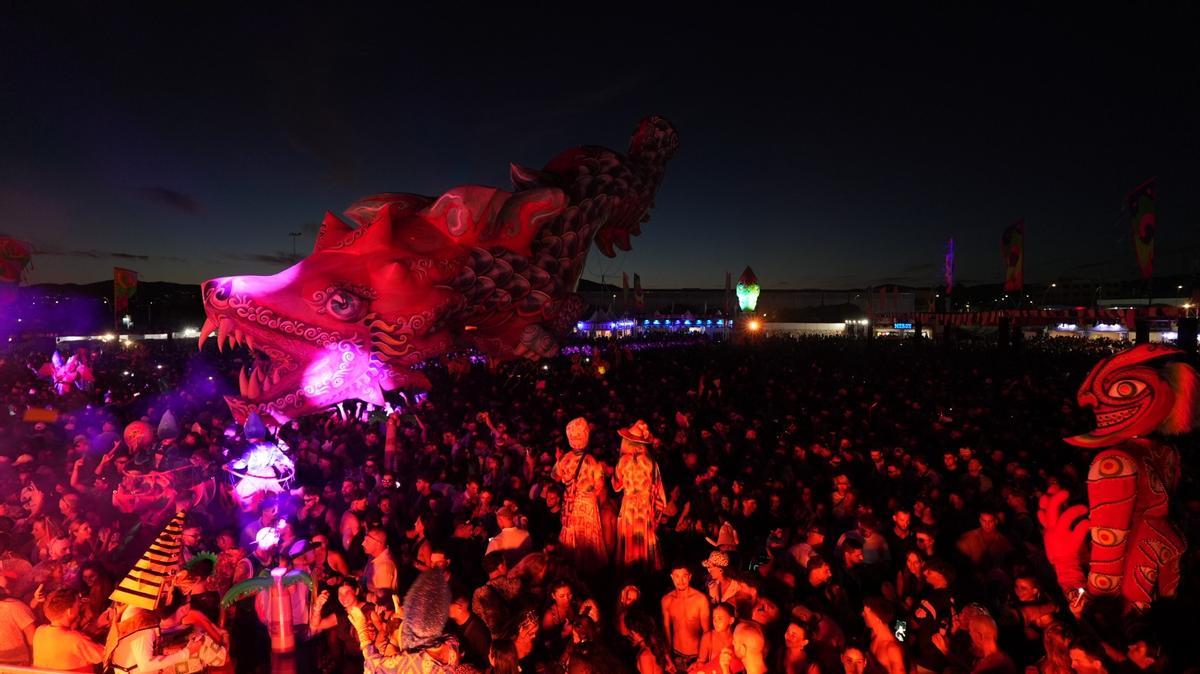 FOTOS | Elrow Mallorca XXL Winamax congrega a miles de personas en Son Fusteret
