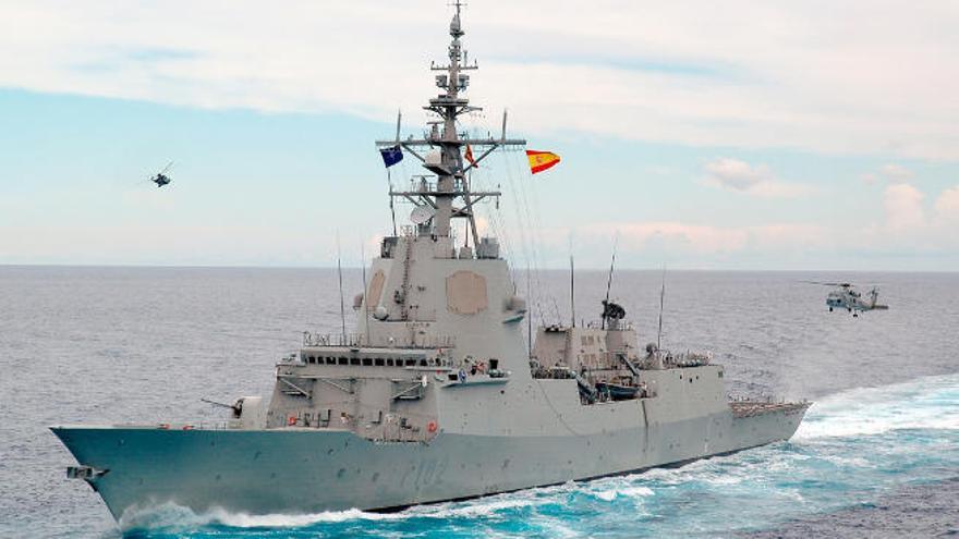 La fragata &#039;Almirante Juan de Borbón&#039; en plena navegación.