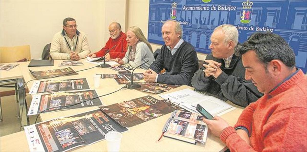 La Falcap propone trasladar al López de Ayala de Badajoz la Tamborada de la Margen Derecha