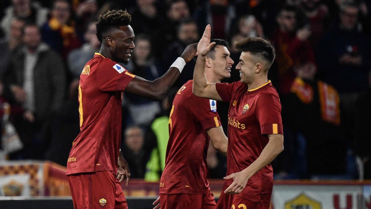 Abraham y El Shaarawy celebran el gol del inglés contra el Empoli