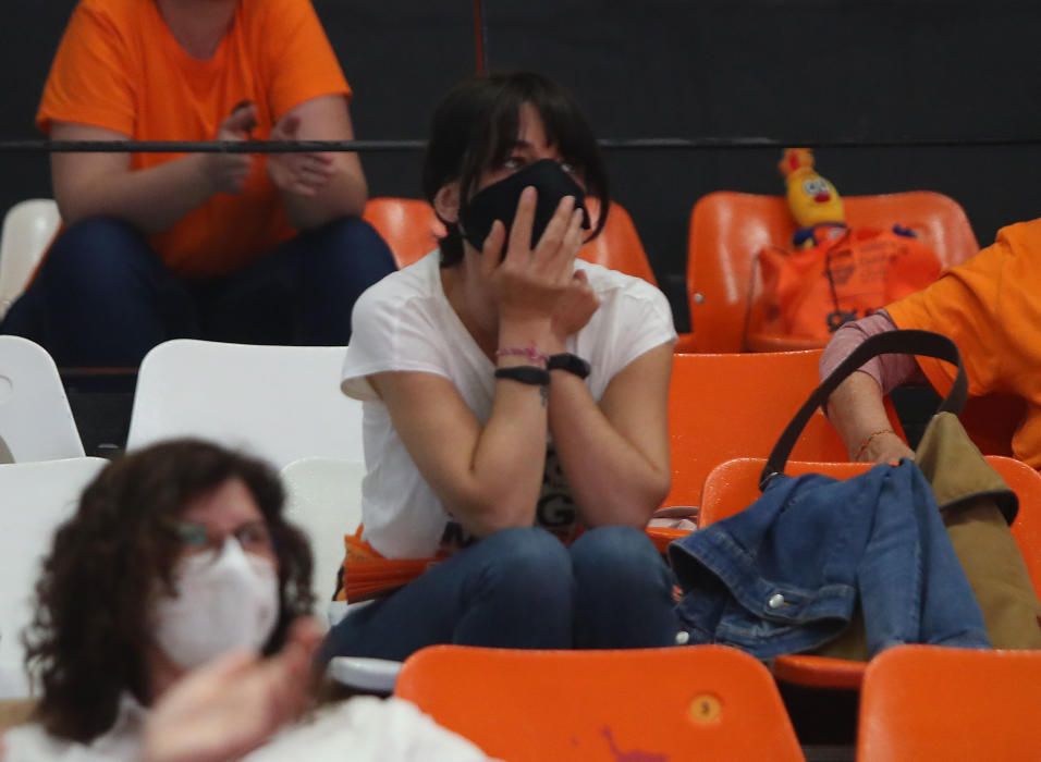 Pantallas gigantes en la Fonteta