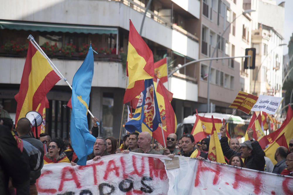 La manifestació per la unitat d''Espanya aplega unes 700 persones a Manresa