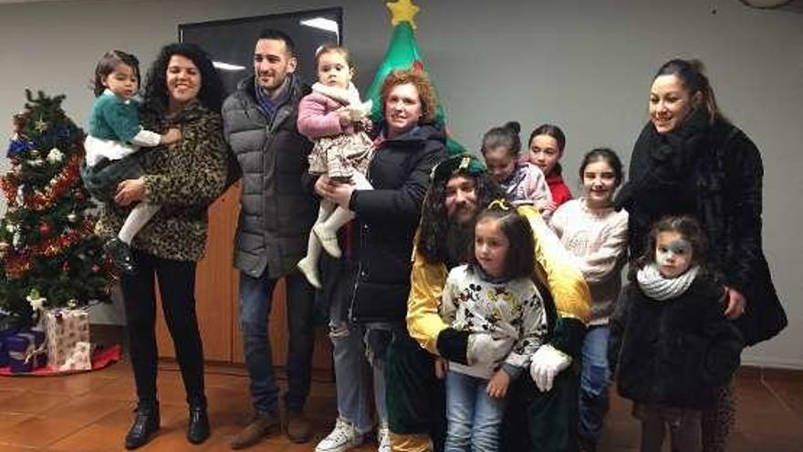 Visita del Cartero Real, ayer, a los niños cullerdenses.