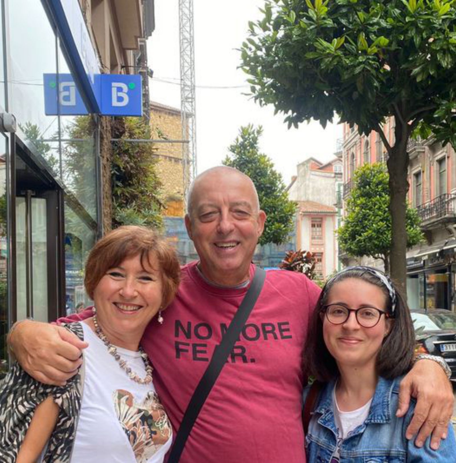 Isabel Rosell, Fabrizio Bonelli y Ginevra Bonelli (Roma): «La gastronomía de aquí  es muy buena, y los quesos son increíbles» 