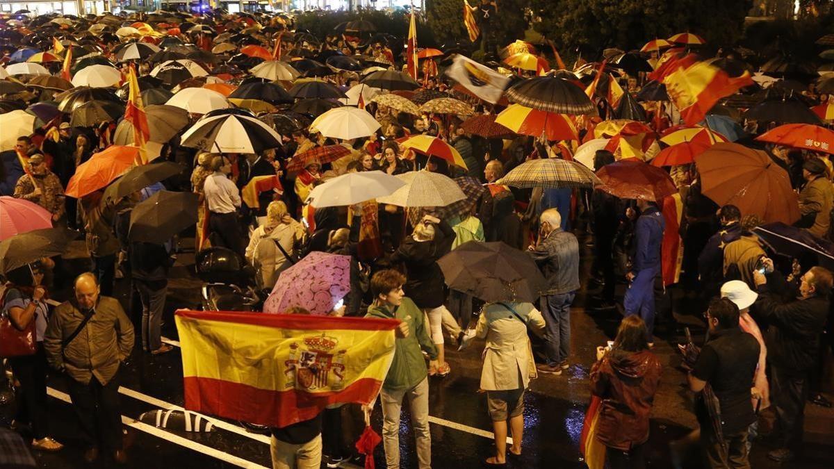 Concentración por la unidad de España, en la plaza Francesc Macià de Barcelona.