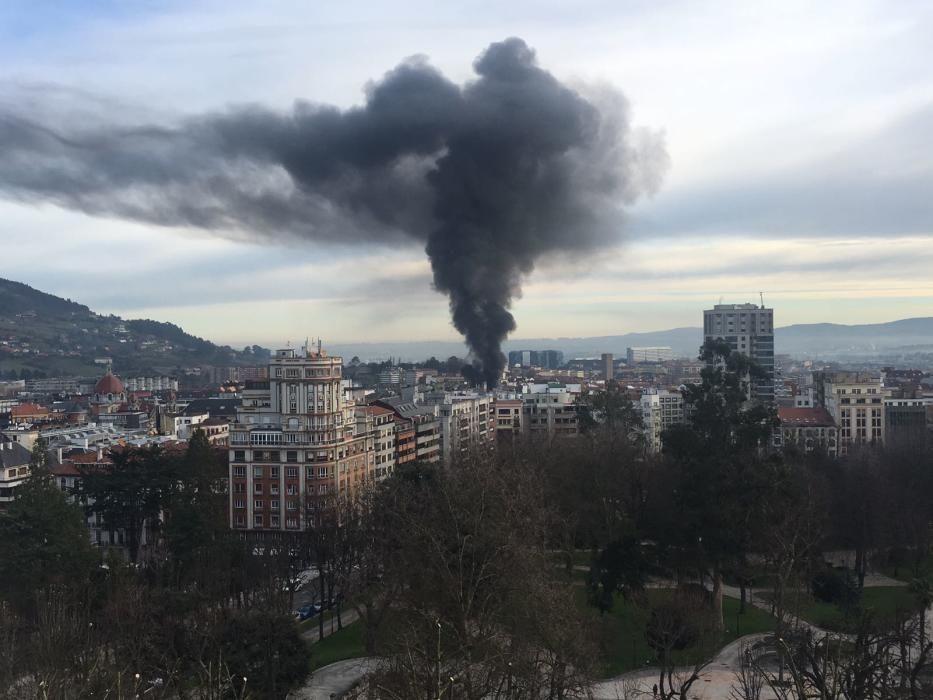 Incendio en un local de Oviedo.