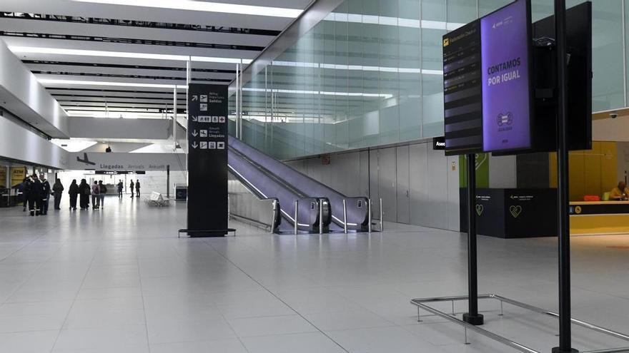 El Aeropuerto de la Región de Murcia se libra del 'tijeretazo' de Ryanair con recortes de más de un millón de plazas, rutas y trabajadores en España