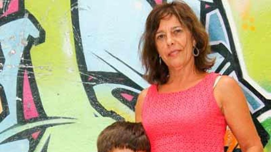 Pilar Cagiado con su hijo Antón, de 11 años. / 13fotos