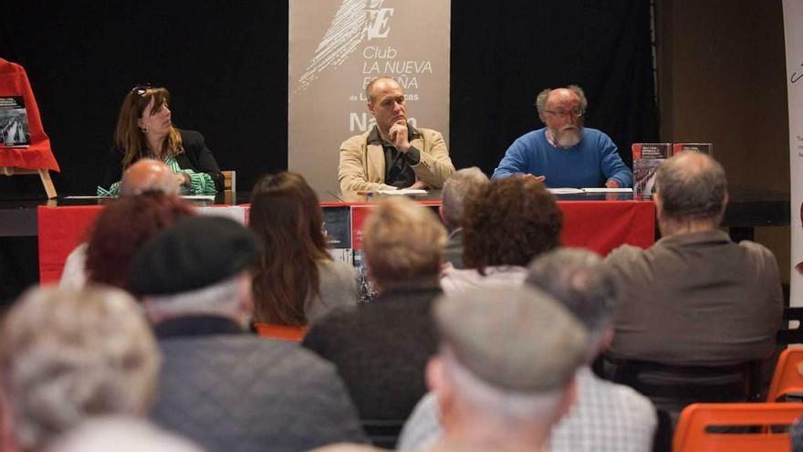 Por la izquierda, Silvia Martínez, Rubira León y Norberto Martín, en La Felguera.