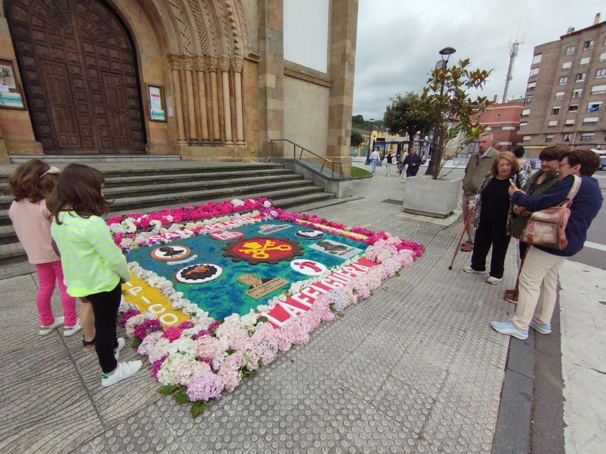 La alfombra floral elaborada para las fiestas por José Luis Iglesias Luelmo.