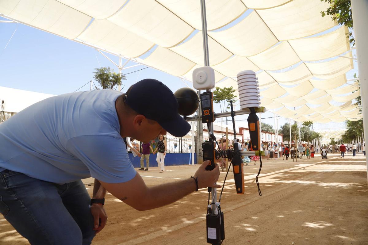 A.J.González Córdoba Estudio de la temperatura en la Feria de Mayo Salud en el Arenal por el grupo de trabajo de la UCO Universidad de Córdoba TERMODINÁMICA Tep 957 rate