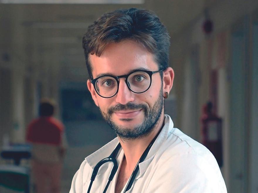 Domingo Antonio Sánchez: &quot;Mi vocación médica me empuja a implicarme en la representación&quot;