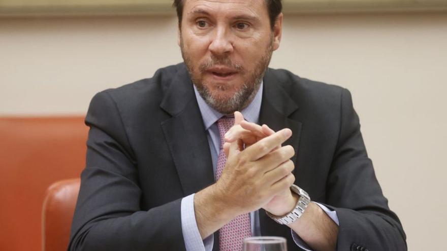 Óscar Puente: “Si un territorio no puede quejarse de abandono en cuanto al ferrocarril, es Galicia”