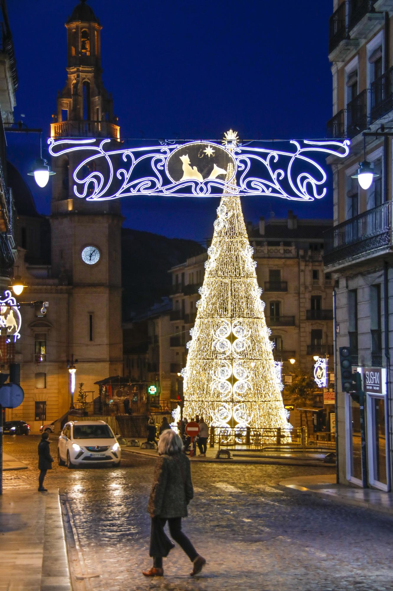 Luces de Navidad en Alcoy: La ciudad ya presume de iluminación